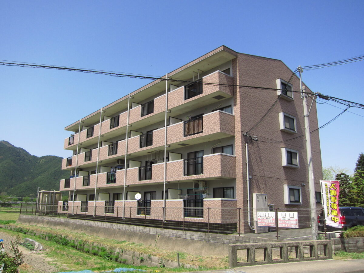 apartment 丹波市氷上町絹山