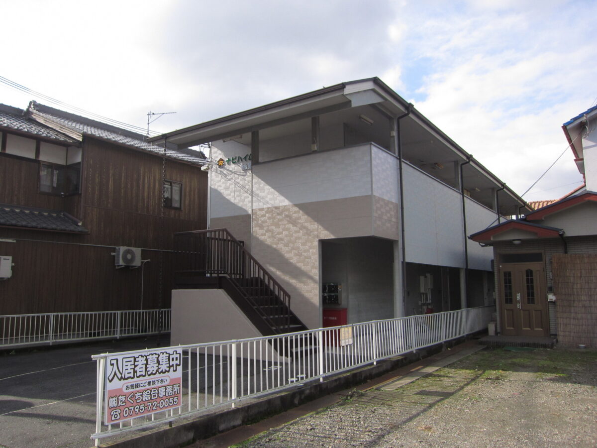 apartment 丹波市柏原町柏原※同住所にて別館あり